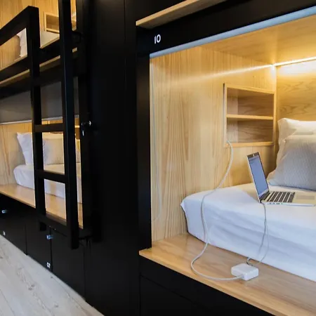 호스텔 Gig Capsule 에리세이라