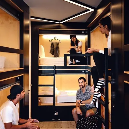 Gig Capsule 호스텔 에리세이라