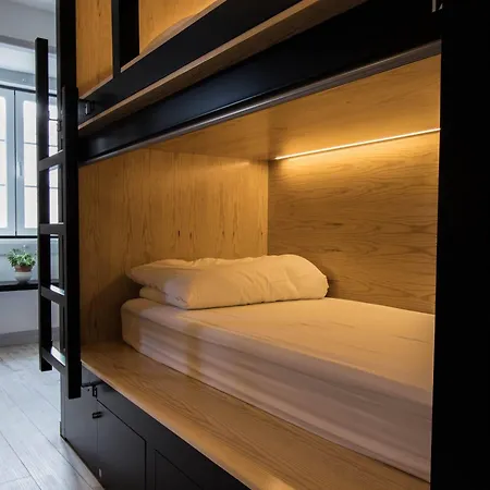 Gig Capsule 호스텔 *