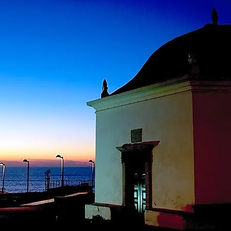 Gig Capsule Hostel Ericeira