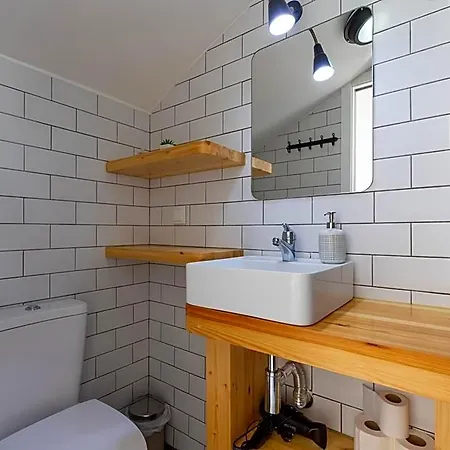 Gig Capsule Hostel *
