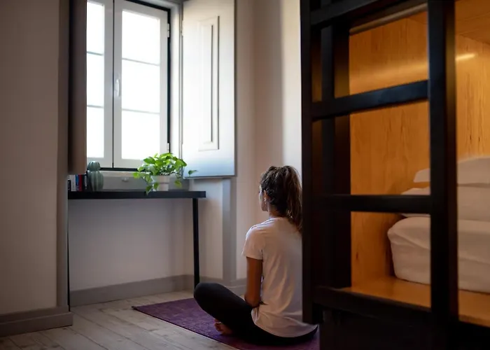 Gig Capsule Hostel *